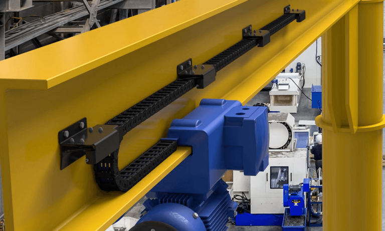 Las cadenas portacables representan una inversión estratégica que puede marcar la diferencia entre el éxito y el fracaso.