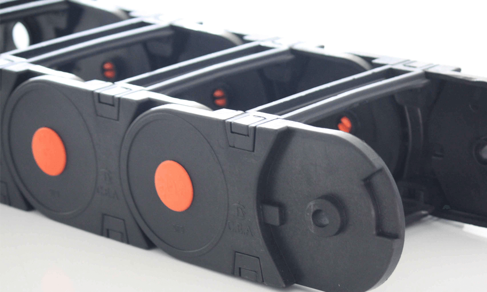 Cadenas Portacables Plásticas: La Inversión Inteligente en Flexibilidad y Eficiencia Industrial