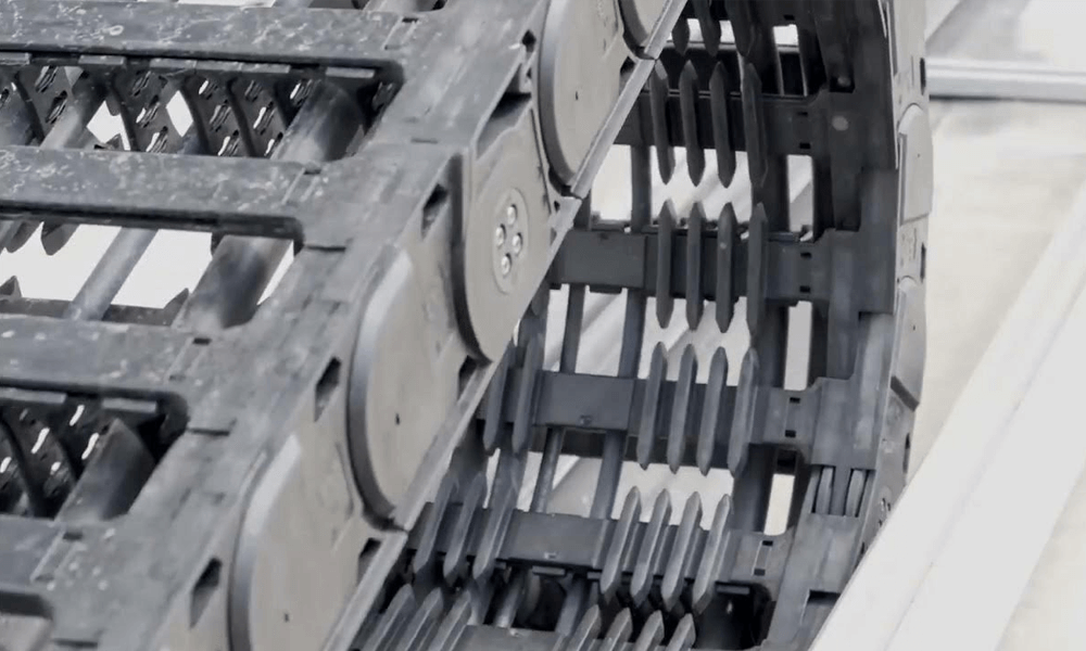 Inversión Inteligente en Saltillo: Por Qué su Industria Necesita Cadenas Portacables