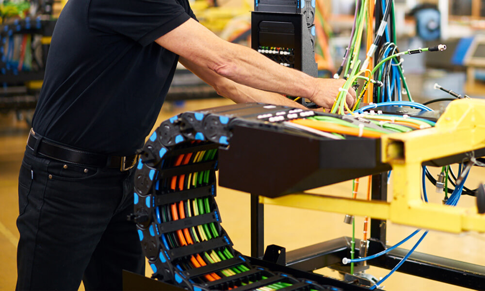 La Inversión Inteligente en Monterrey: Cómo las Cadenas Portacables Impulsan la Rentabilidad y Logística